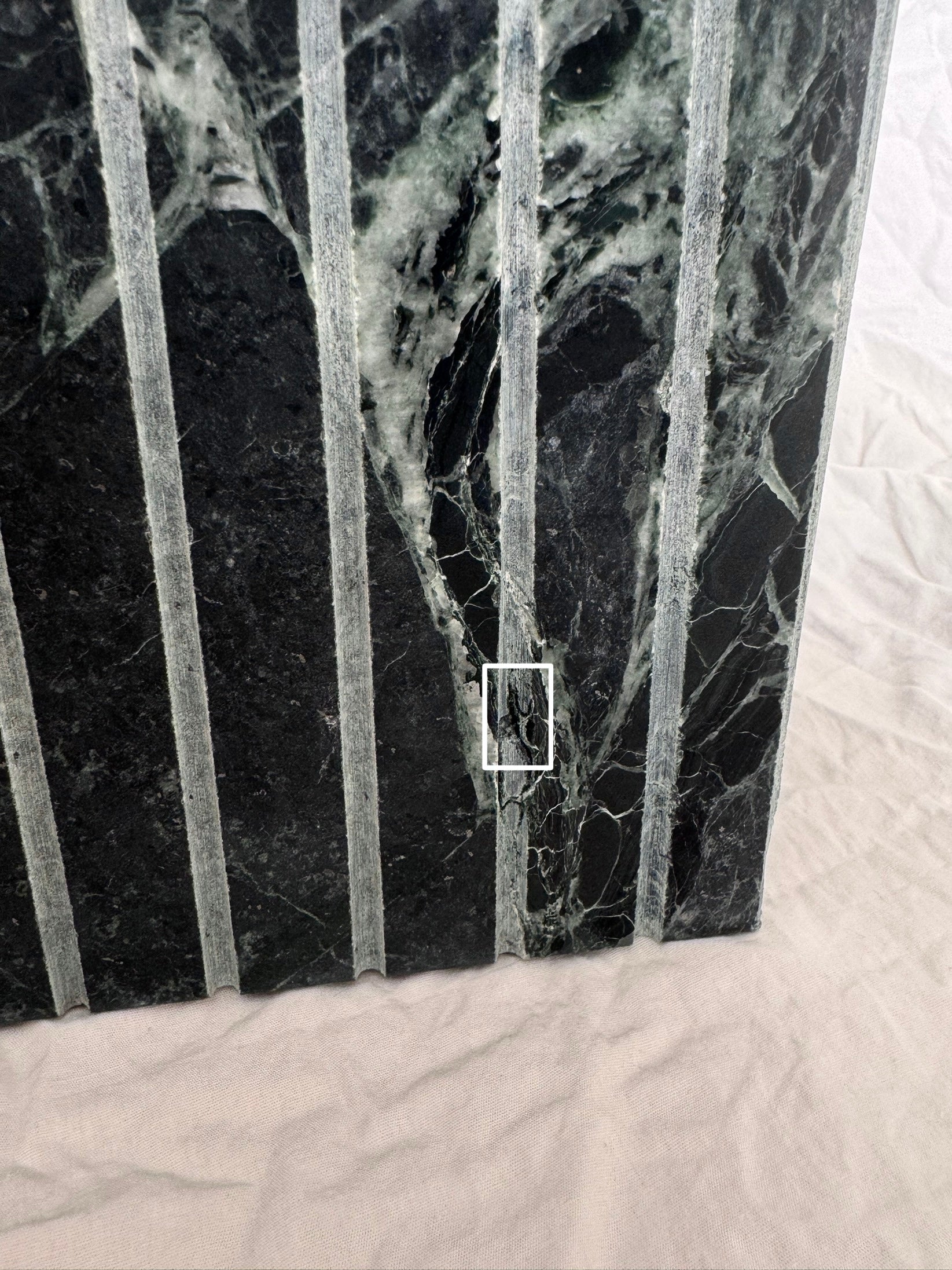 Verde linea Vase - Imperfectly Perfect